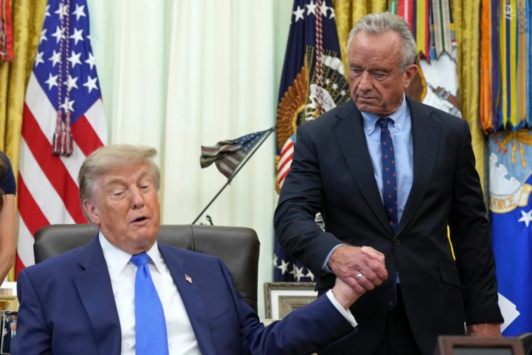 Указ Трампа о сокращении детской вакцинации вызвал шквал критики со стороны медицинского сообщества