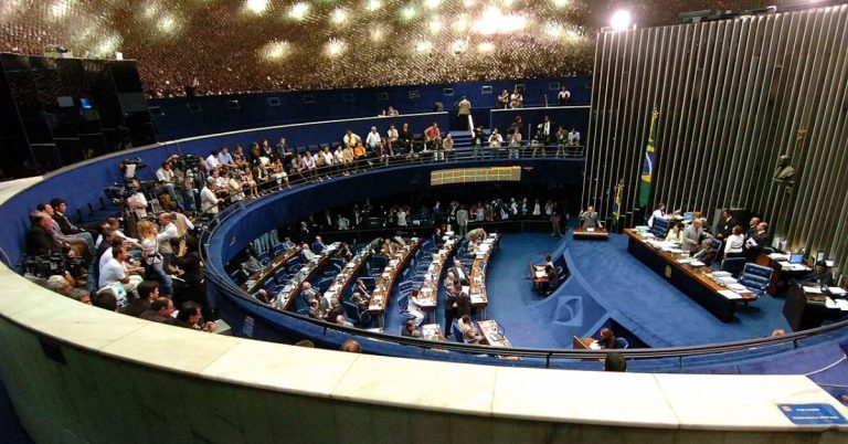 Сенат Бразилии рассматривает законопроект о регулировании психотерапии